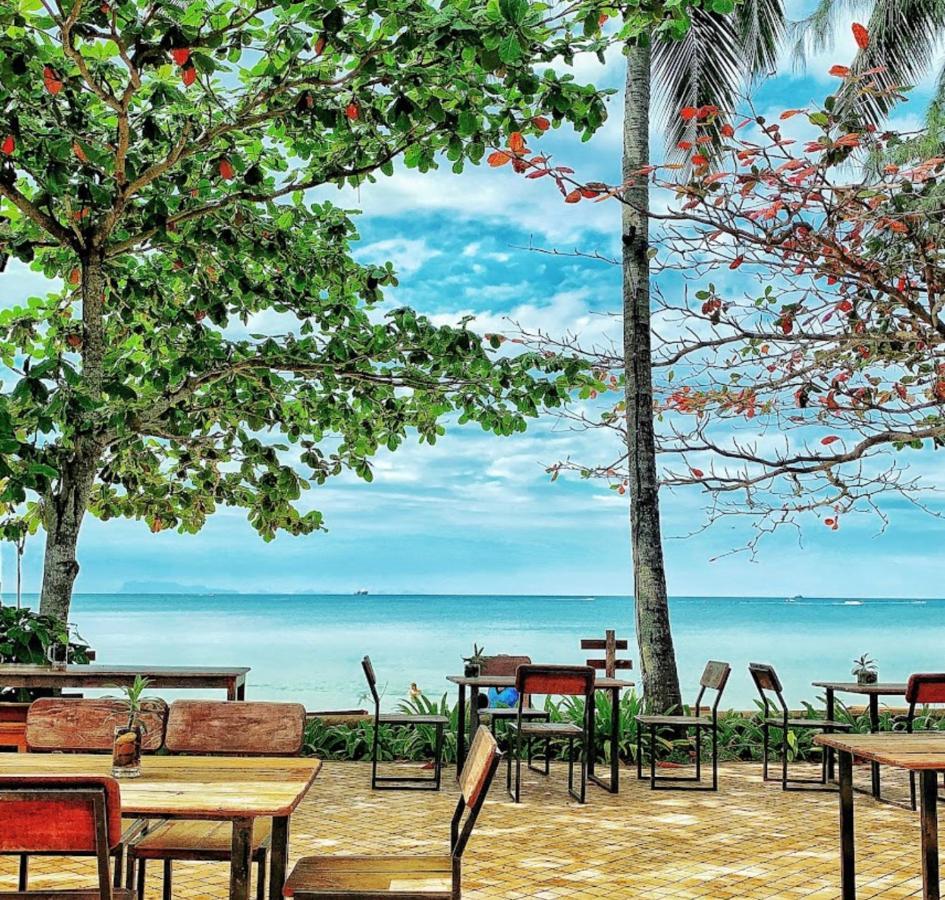 Chill Inn Lipa Noi Hostel And Beach Cafe لكوه ساموي المظهر الخارجي الصورة